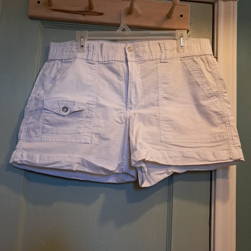 Time and Tru Women's White Shorts